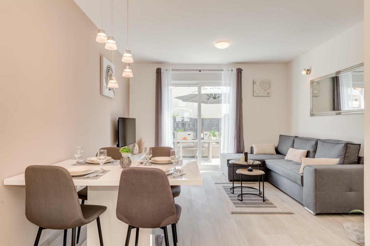 La Vie Est Belle Apartamento Trogir Exterior foto