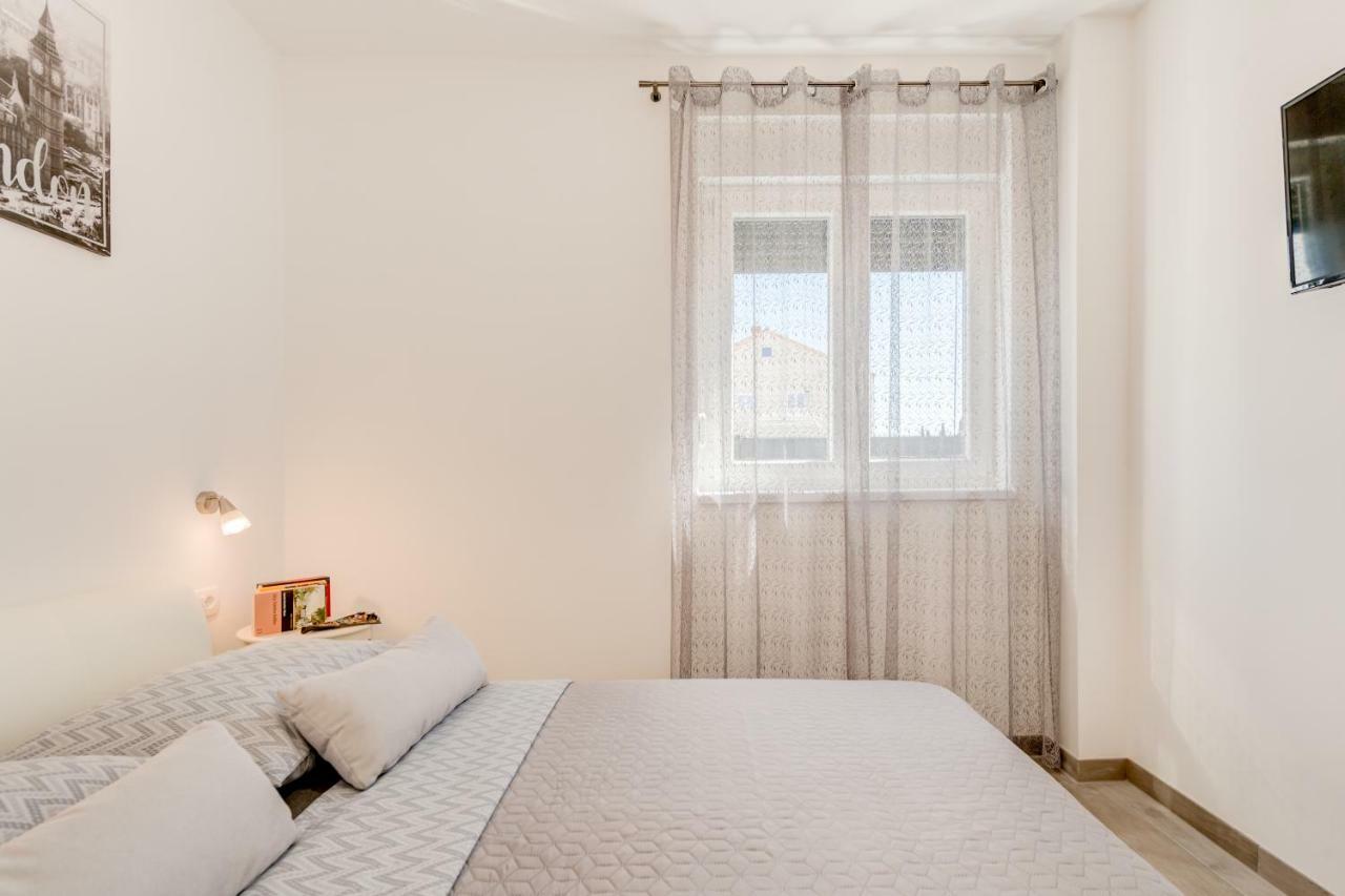 La Vie Est Belle Apartamento Trogir Exterior foto