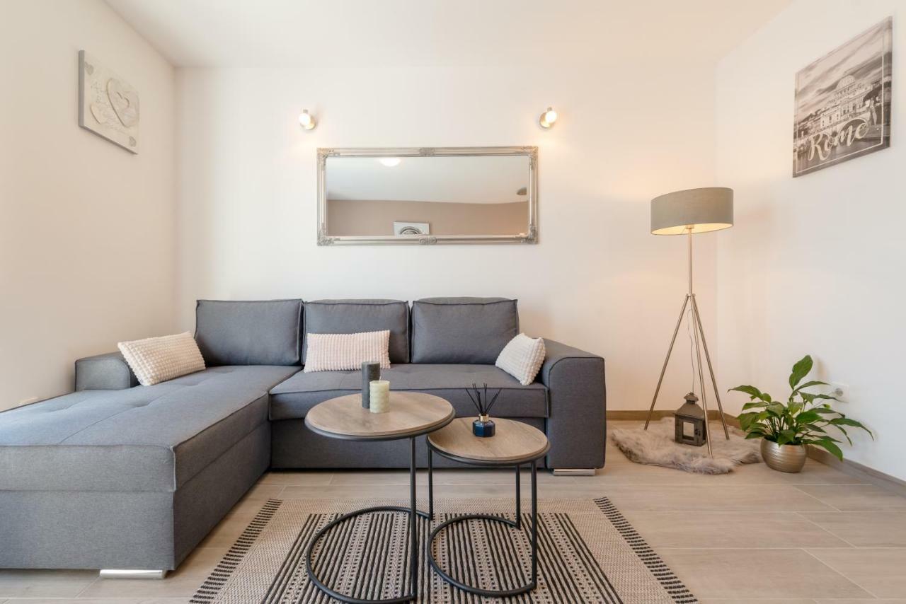 La Vie Est Belle Apartamento Trogir Exterior foto